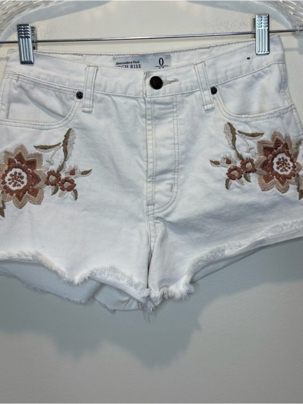 High Rise Mom Shorts 25/4 Raw Hem- embroidered